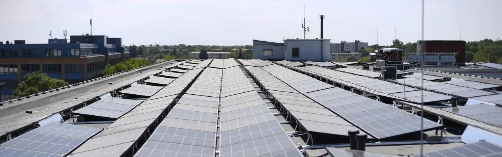 Ena streha, eno pravo prileganje – izkušnje iz desetih let služenja japonskemu solarnemu trgu
