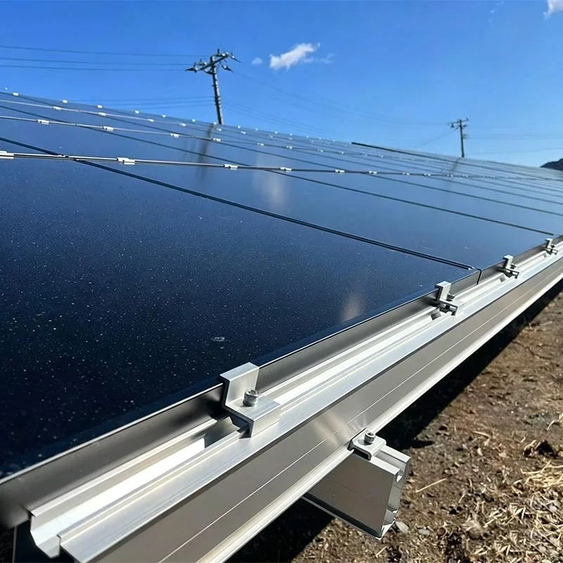 Solarna aluminijasta montaža na tla z vijačnimi piloti